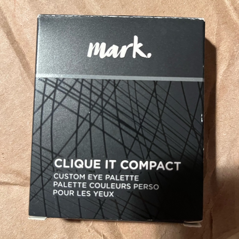 New Avon Mark Eye Palette Mirror Compact